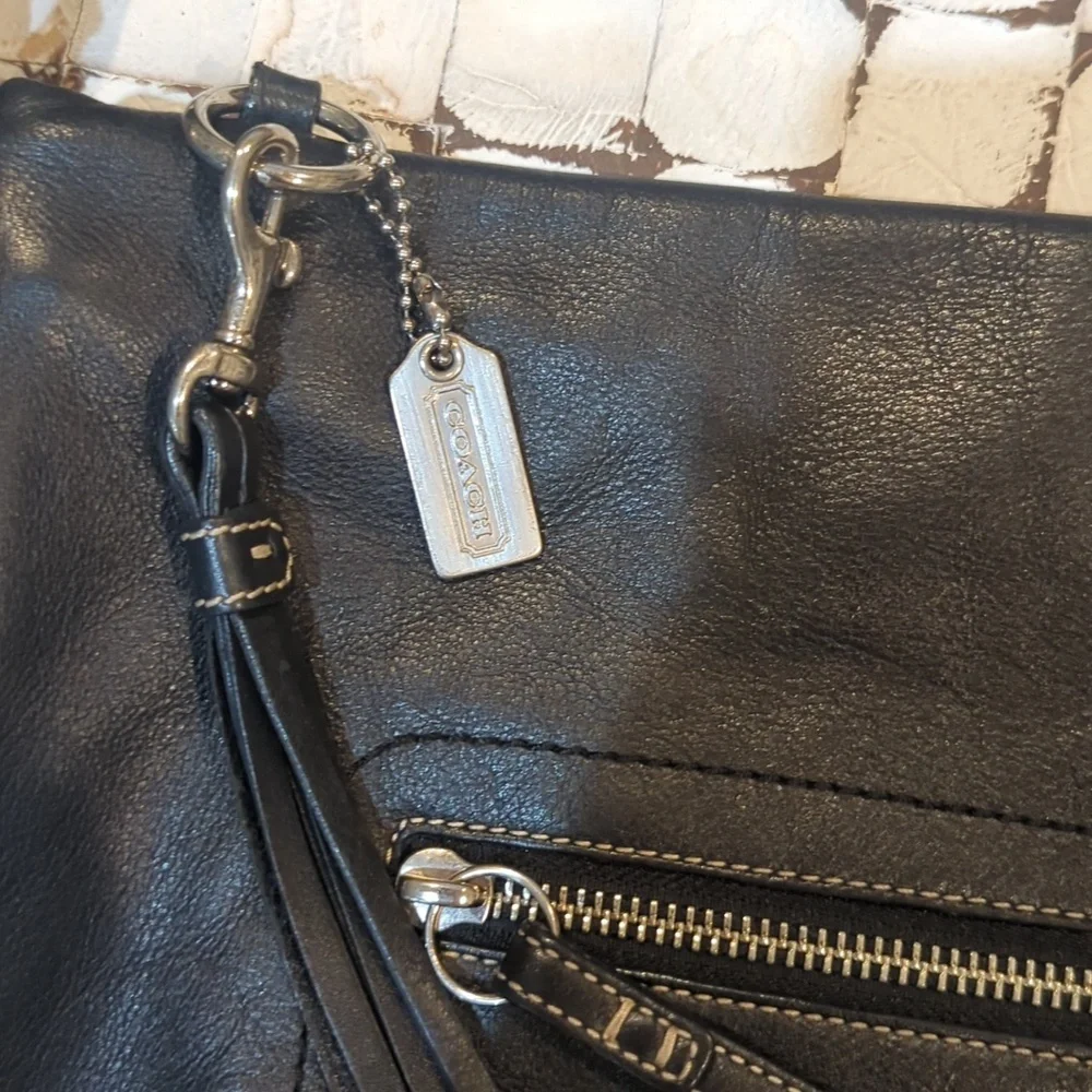 Coach Black Leather Shoulder purse - Picture 2 of 12
